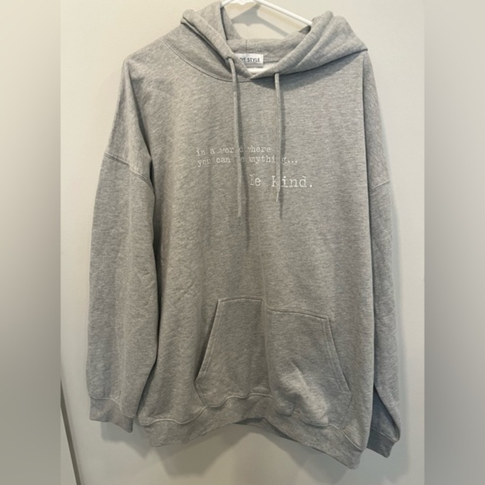 New In the Style Gray soft Hoodie‎ Women’s Size 14/16 soft lined front pocket